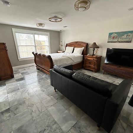 Stylish Bungalow Near Dining, Parks & Entertainment Jacksonville Kültér fotó