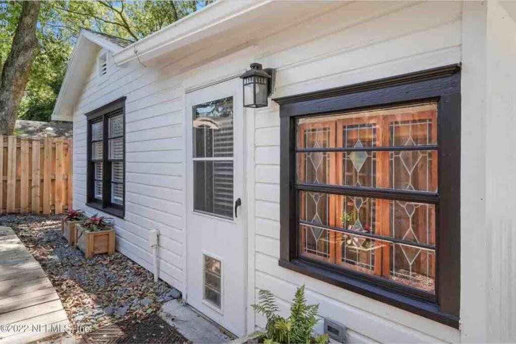 Stylish Bungalow Near Dining, Parks & Entertainment Jacksonville Kültér fotó